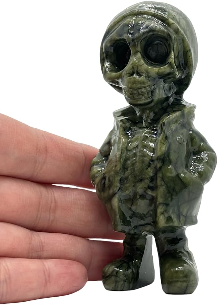 Natural Serpentine Halloween Skull Stone Figurine