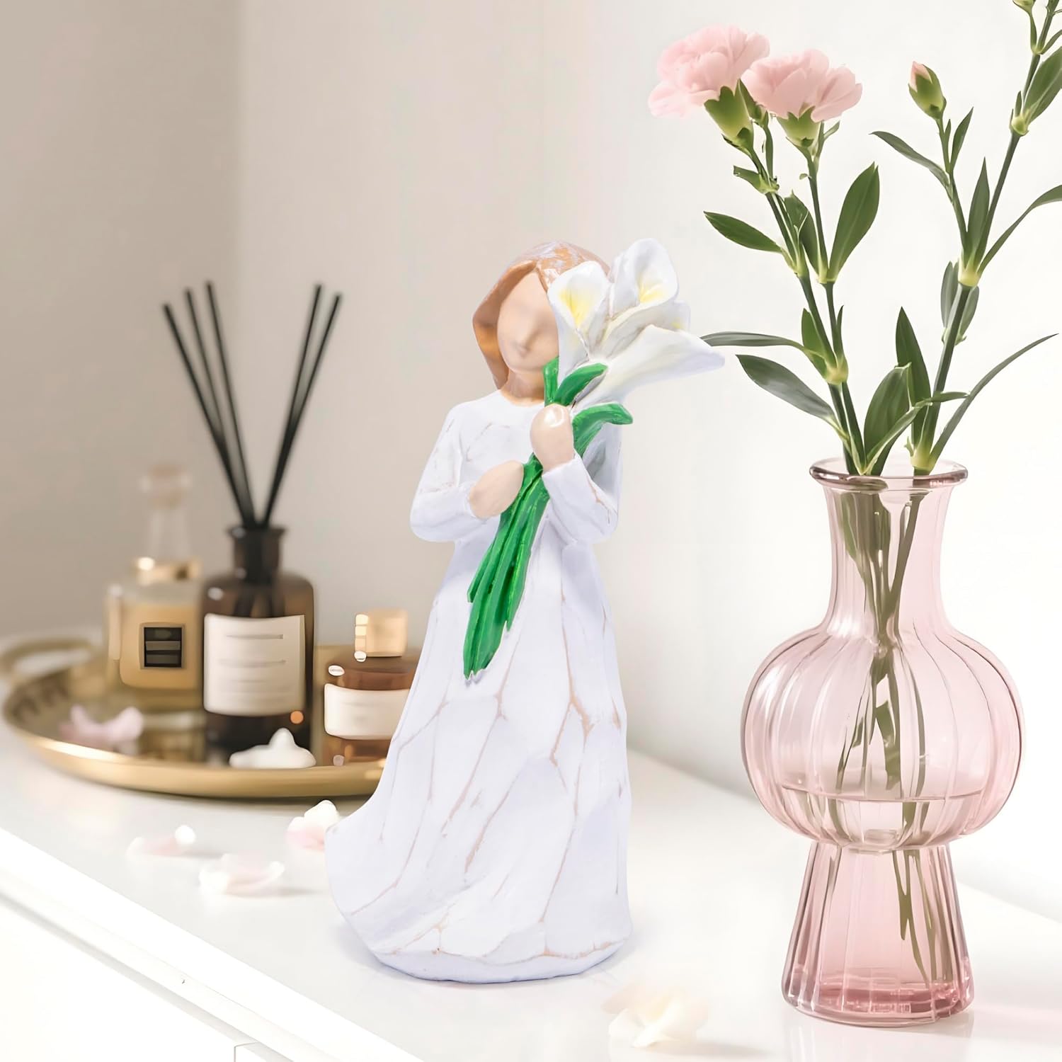 Hodao Hand-Carved Resin Mom Figurine - White Flower Mothers Day Keepsake