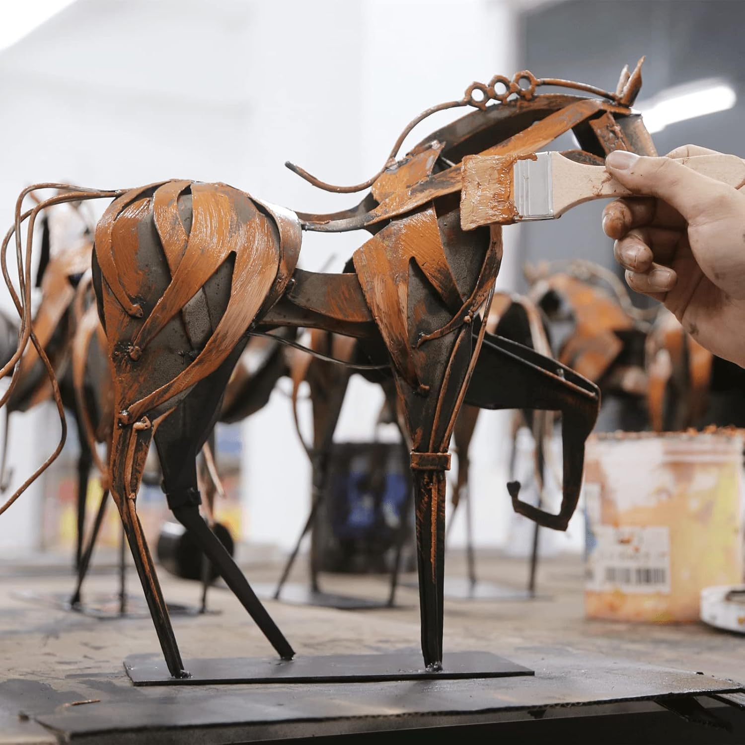 SunBlogs Art Metal Horse Statue Decor Brown