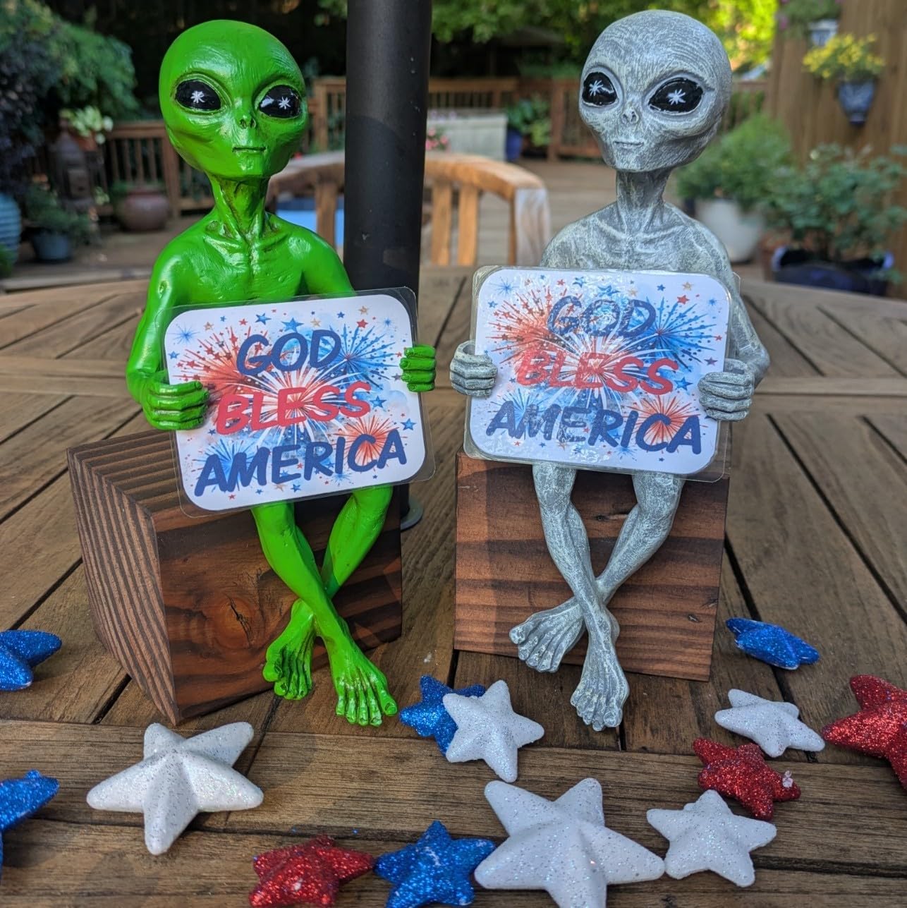John Bernard Company 10 Alien Invasion Statues Gray