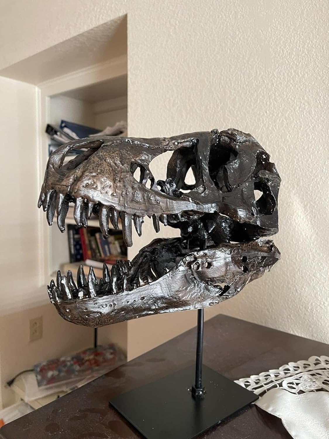 JOTNBOBO Dinosaur Skull Statue Black Replica