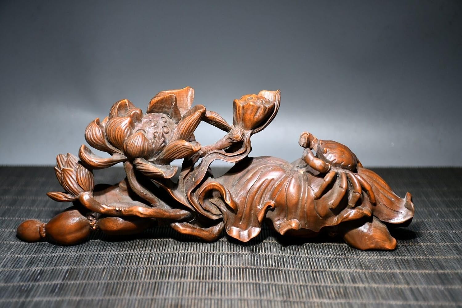 LimpaC Handcrafted Boxwood Lotus Flower Cancer Statue Meditating Figurine Decor
